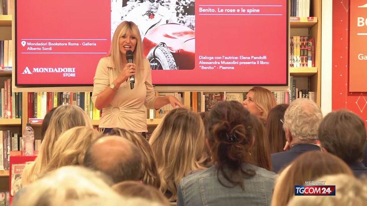 12.00 BENITO, LE ROSE E LE SPINE - A . MUSSOLINI SRV