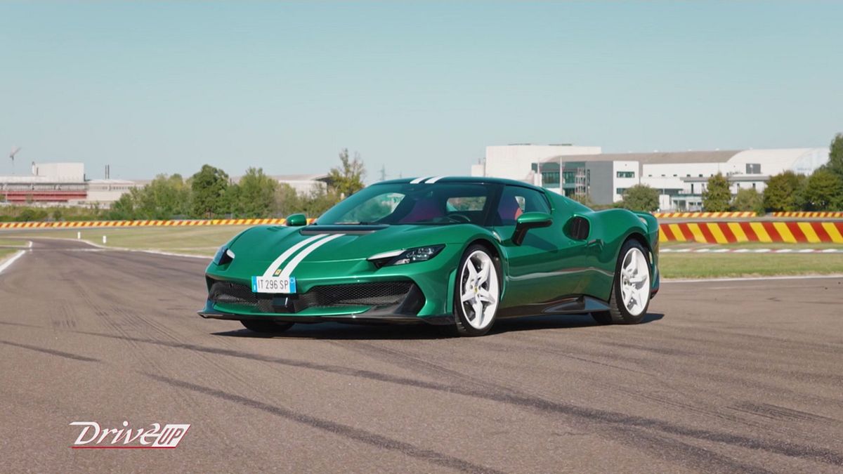 La prova della Ferrari 296 Speciale
