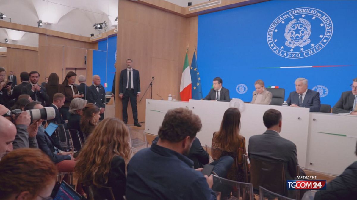 12.00 MANOVRA, TAGLIO TASSE PER 10 MLD SRV