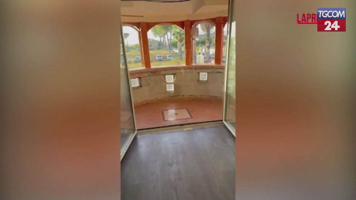 Roma, ecco le immagini dentro la villa del clan Sinti al Casilino