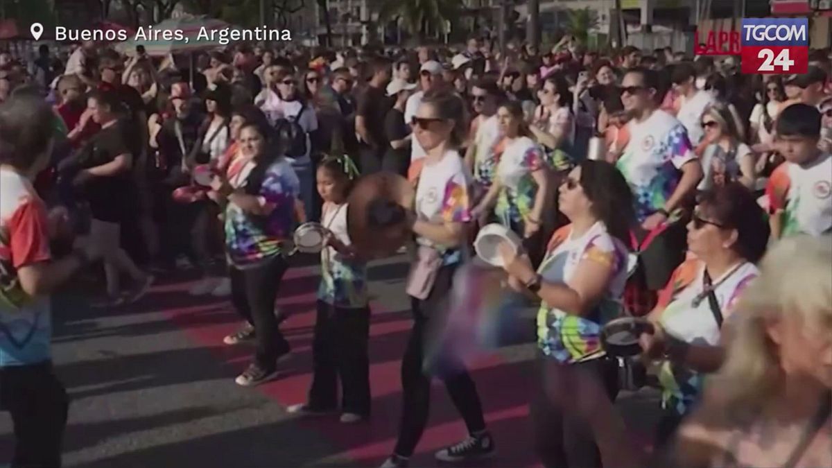 Buenos Aires, migliaia di persone al Pride annuale
