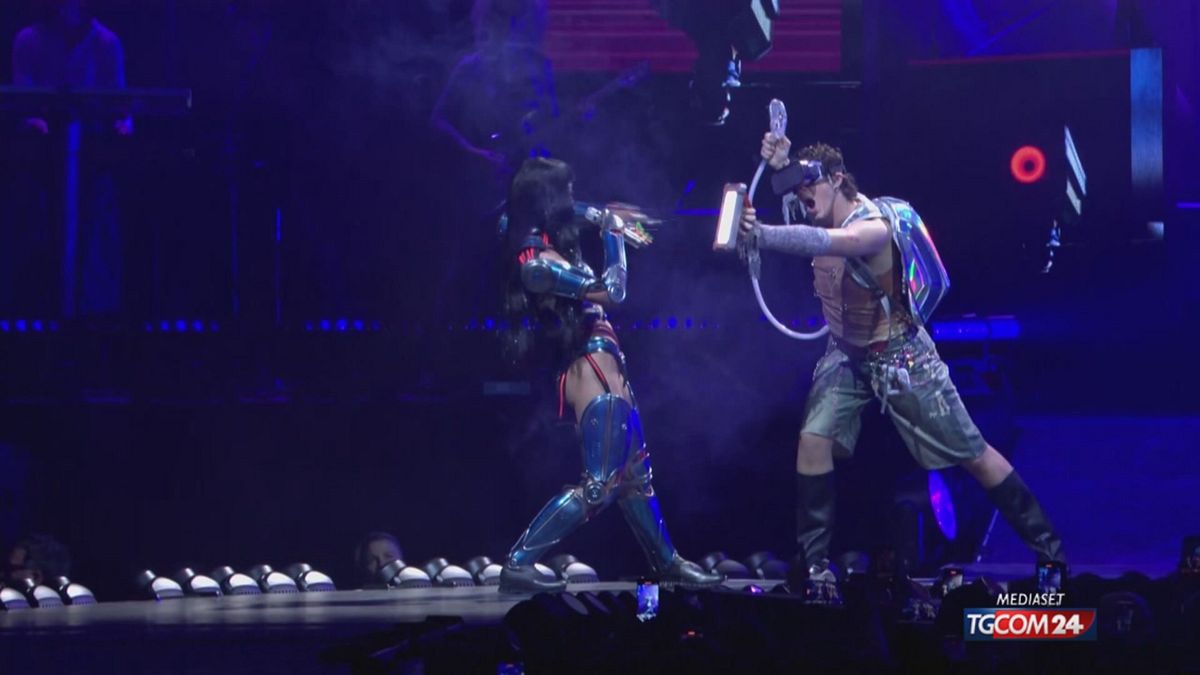 12.00 KATY PERRY SRV