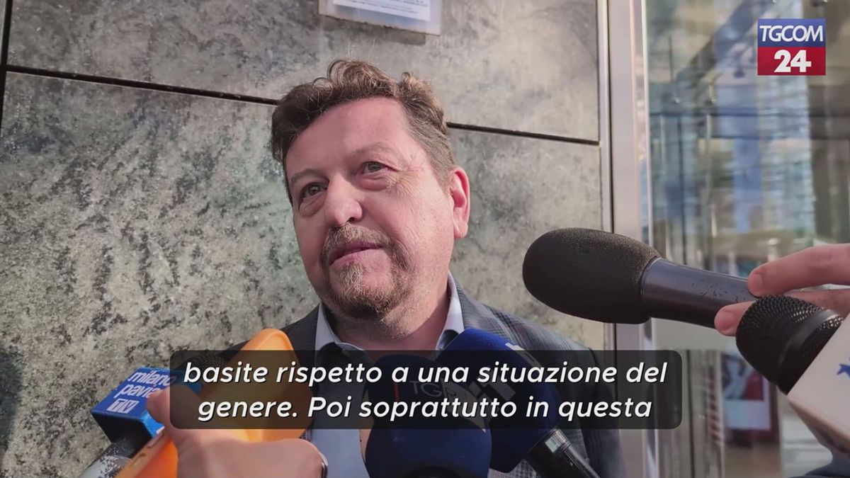 Donna accoltellata in centro a Milano, un testimone: "Aveva un coltello nella schiena"