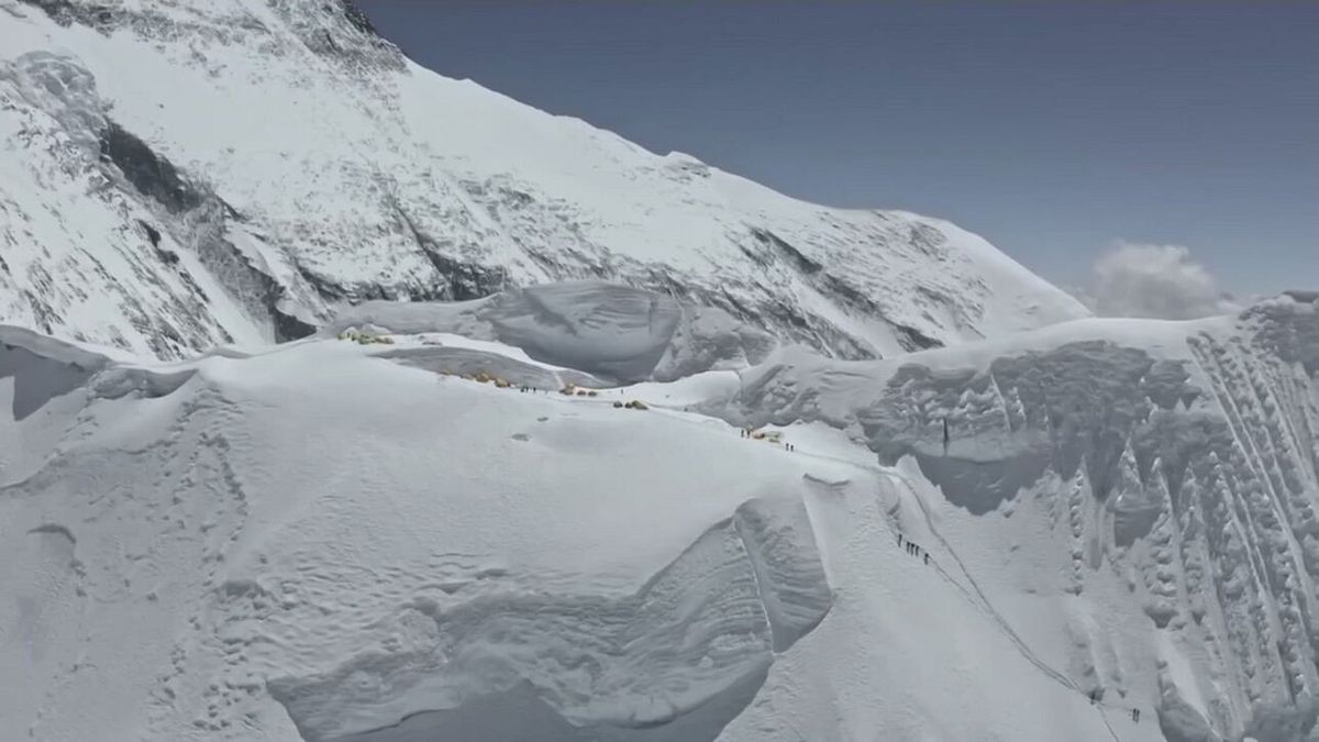 Breaking News delle 21.30 | Nepal, strage di alpinisti italiani