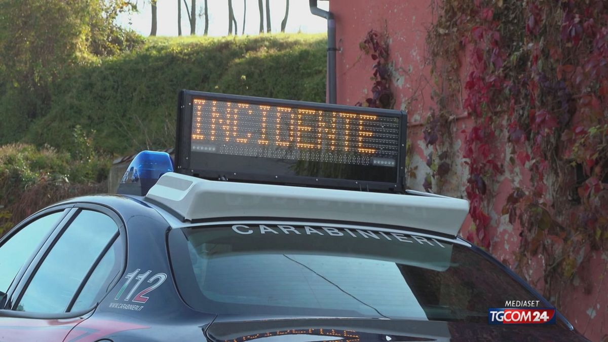 12.00 SCONTRO BUS-AUTO, UN MORTO MCH