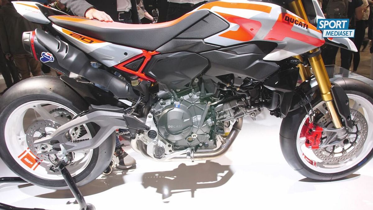 Ducati Hypermotard V2, più leggera e ancora più racing