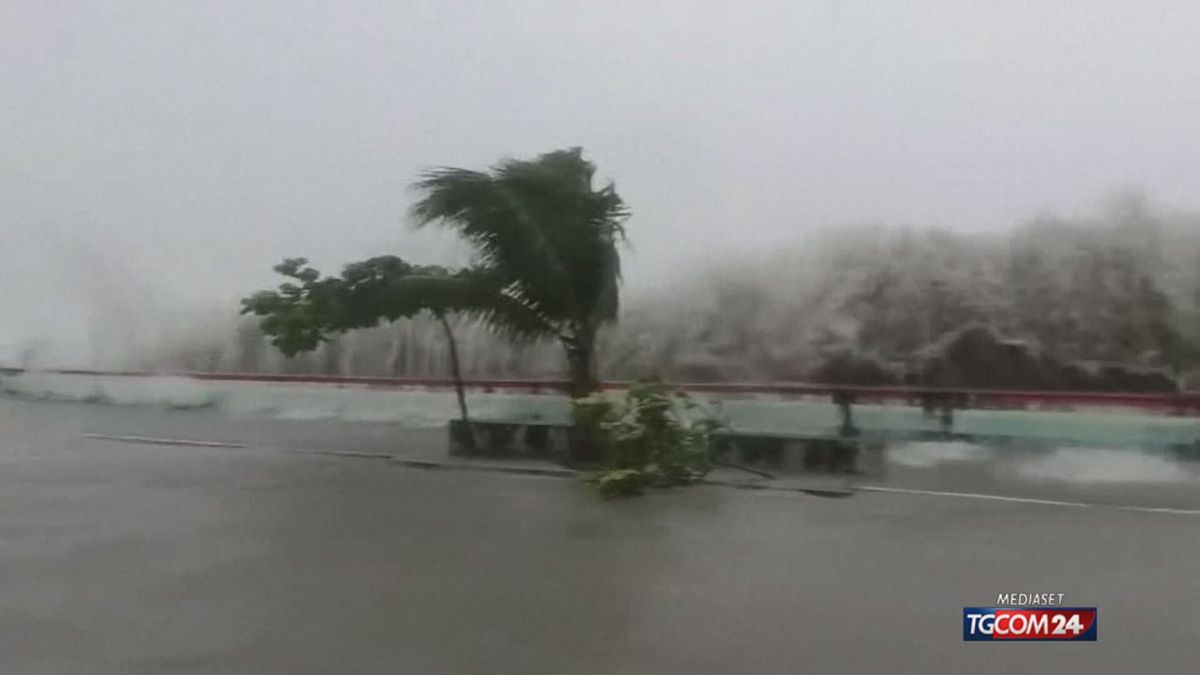 FILIPPINE TIFONE COMPLETA SRV