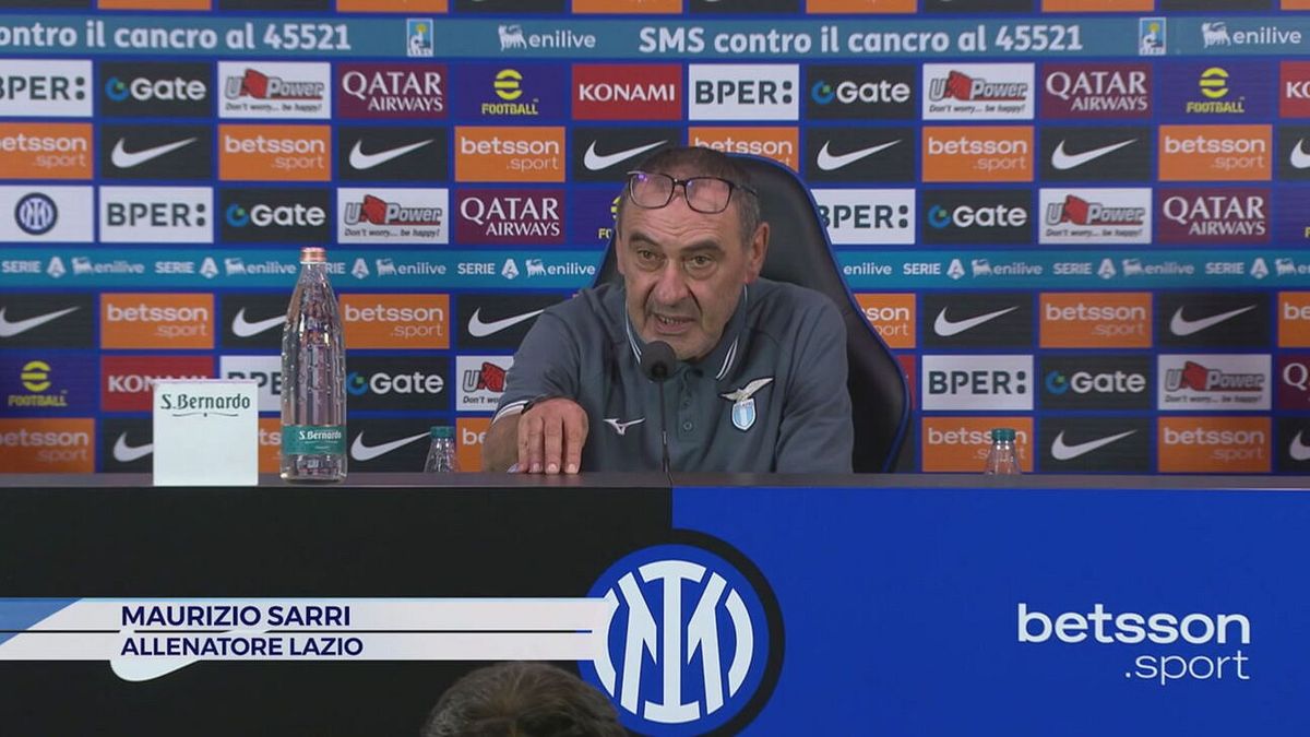 Sarri attacca, la società frena