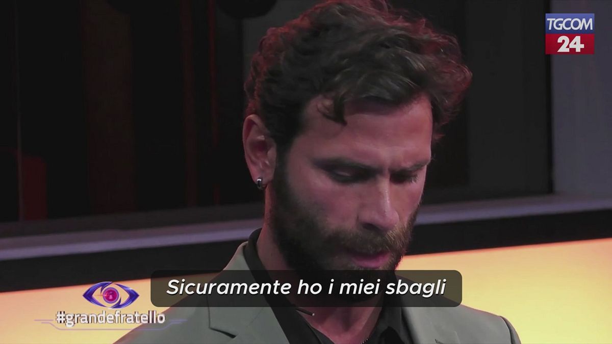 "Grande Fratello", Domenico scopre di essere stato lasciato da Valentina