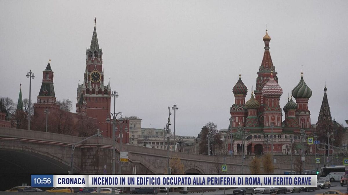 Breaking News delle 11.00 | Accusa dei 007 russi, sventato piano Kiev-GB