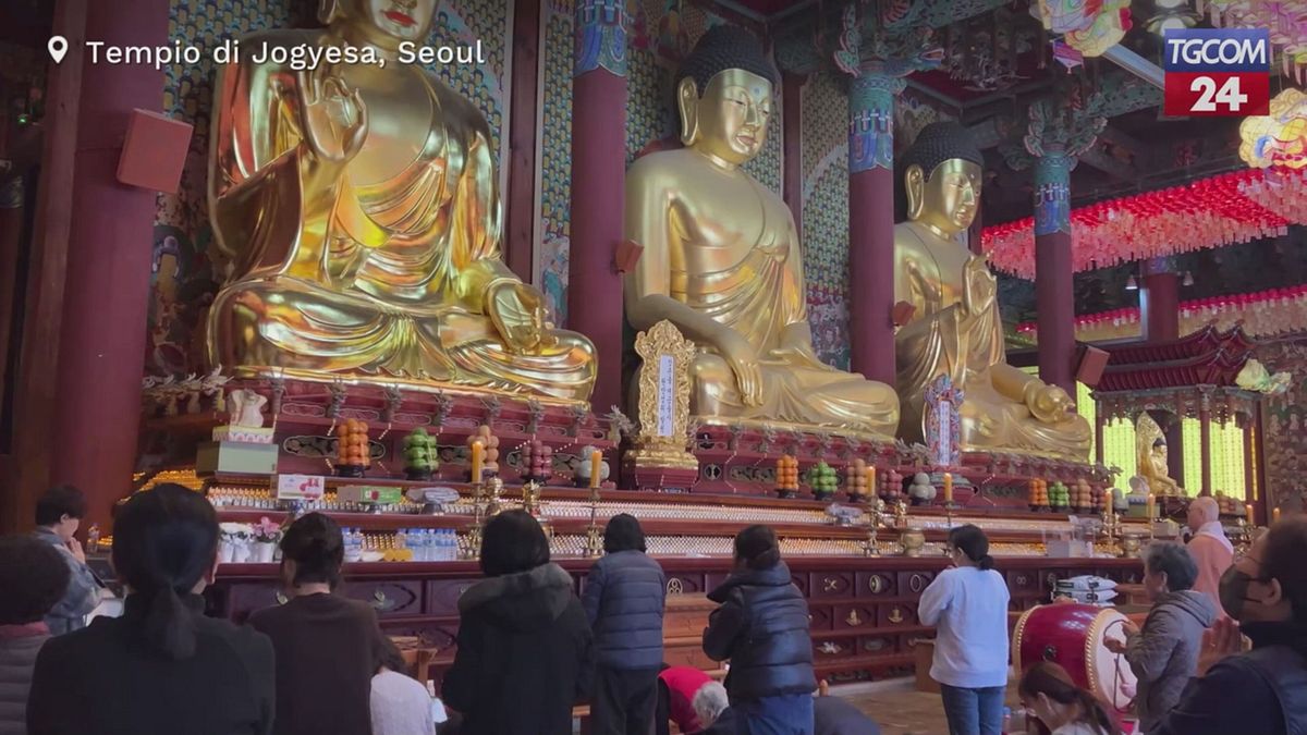 Corea del Sud, test di ammissione all'università: genitori pregano per i figli