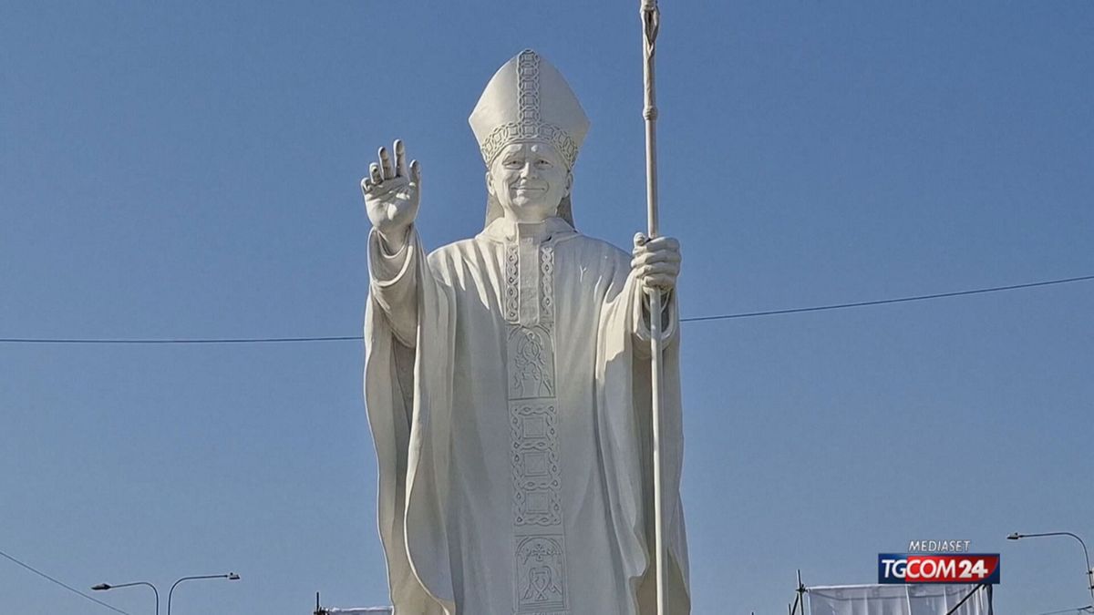 CLIP STATUA PAPA LEONE PERU' SRV