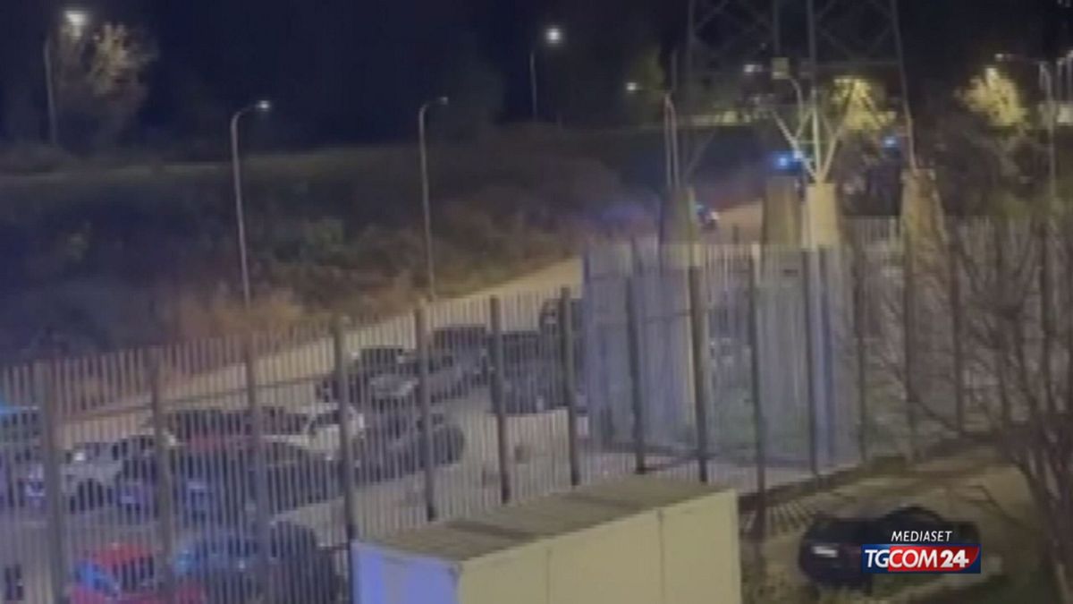 12.00 RIVOLTA CARCERI SRV