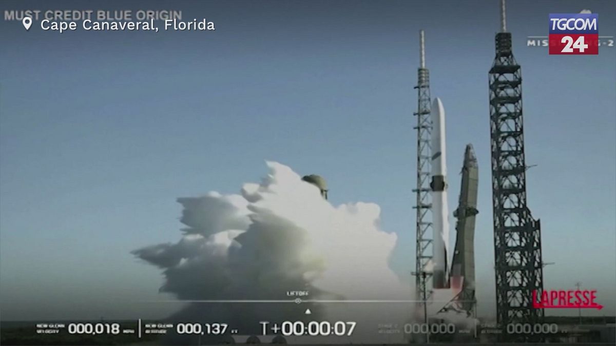 Cape Canaveral, missione verso Marte: il potente New Glenn si alza in cielo