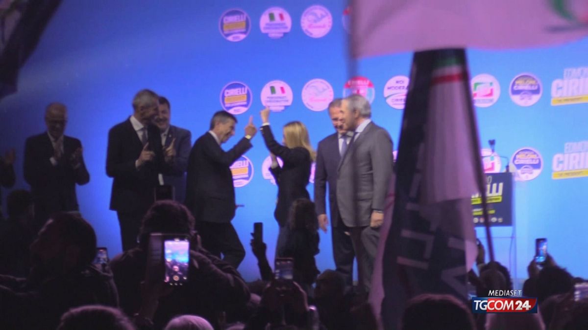 18.00 IL BALLETTO DEI POLITICI SRV