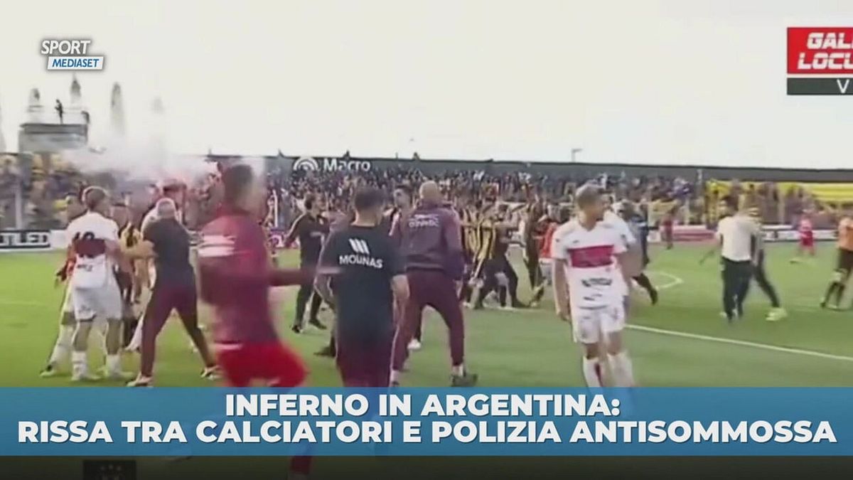 Polizia vs calciatori