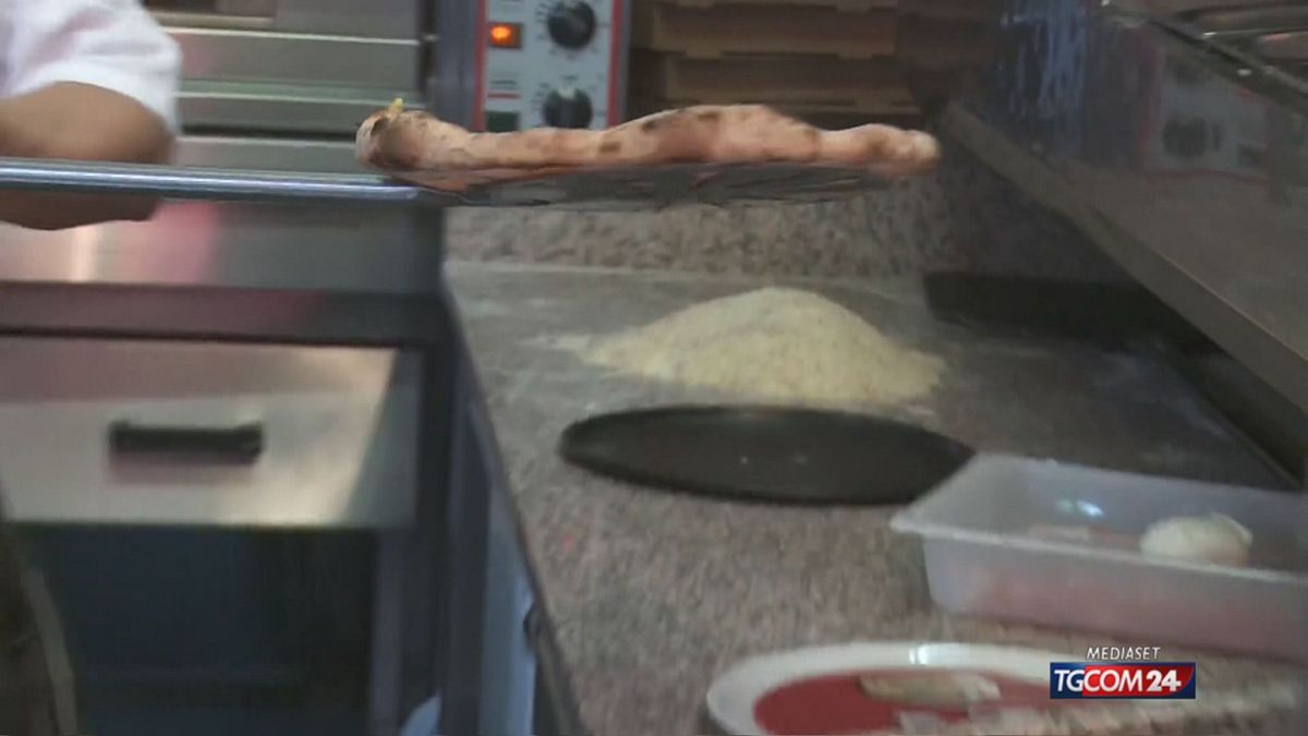 18.05 UK E LA CRISI DELLA PIZZA SRV