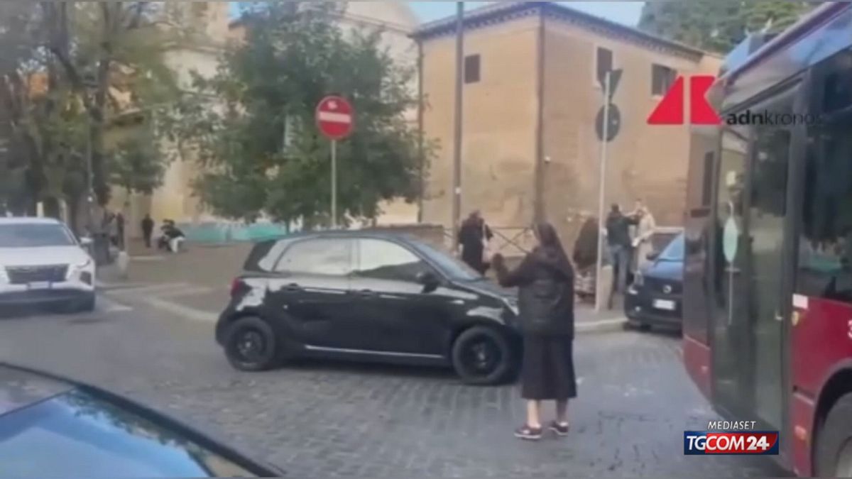 SUORA PER SITO (CITARE LA FONTE) SRV