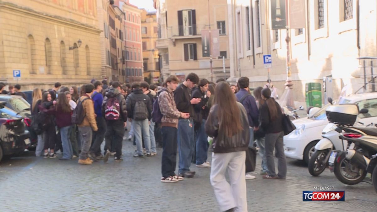 18.00 ROMA, SCUOLE OCCUPATE E DANNI: "SANZIONI A STUDENTI" SRV