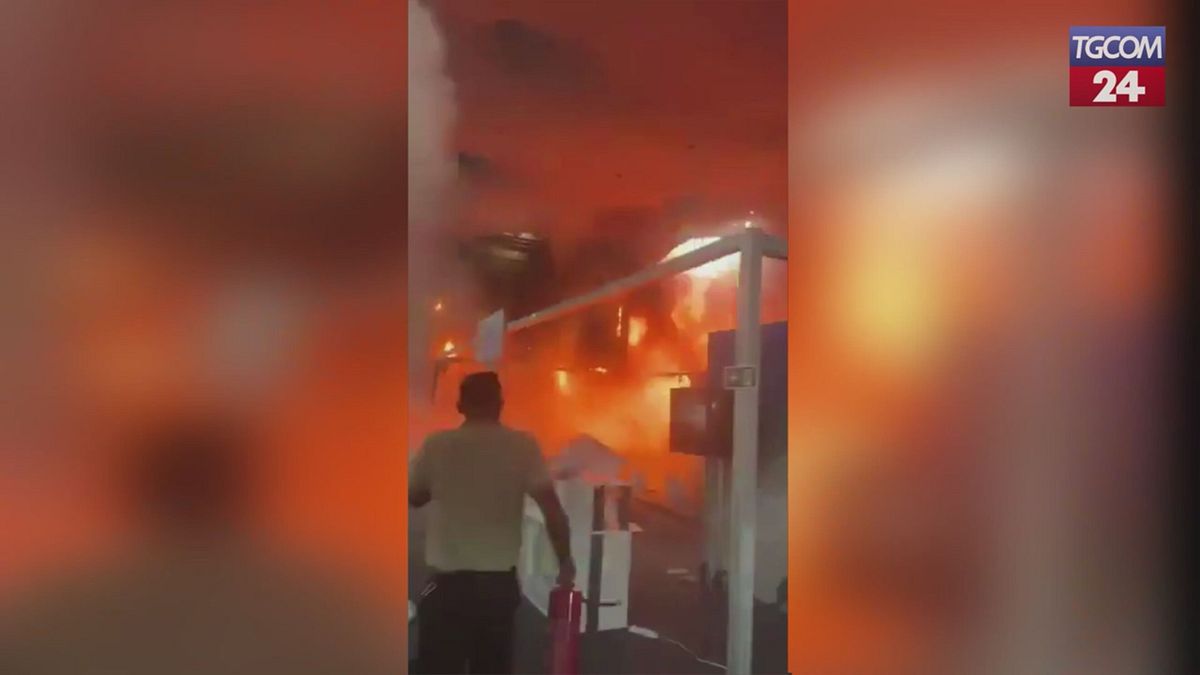 Brasile, fiamme alla COP30: momenti di paura al summit delle Nazioni Unite