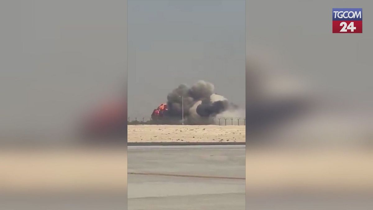 Tragedia al Dubai Air Show: un jet si schianta davanti alla folla