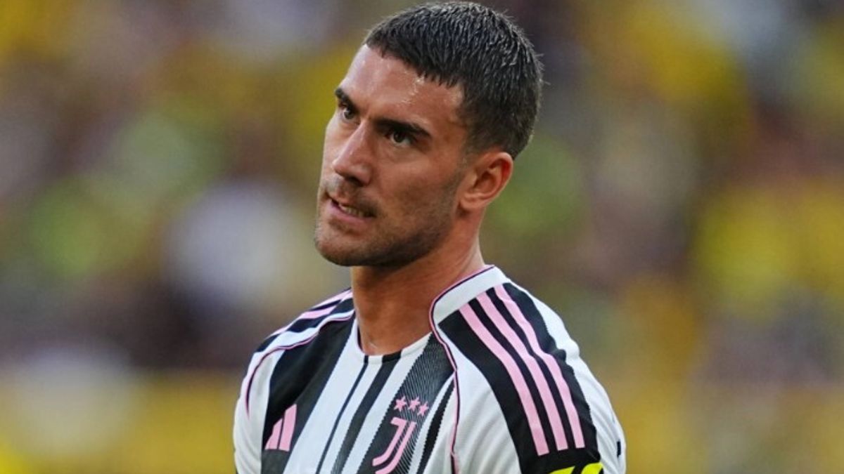 Dusan Vlahovic (Juve-Serbia): sovraccarico all'adduttore