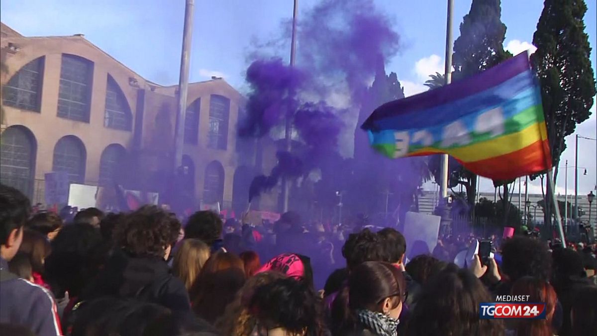 18.51 LA MELONI NEL MIRINO SRV