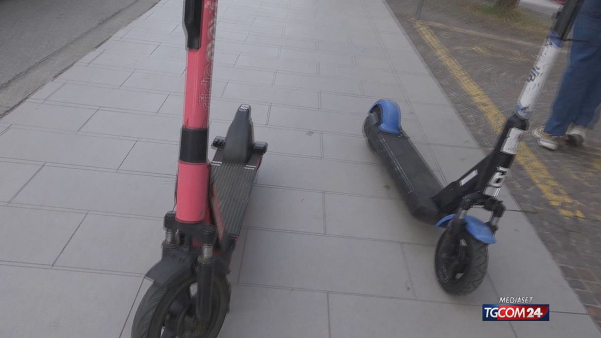 12.00 FIRENZE, STOP AI MONOPATTINI SRV