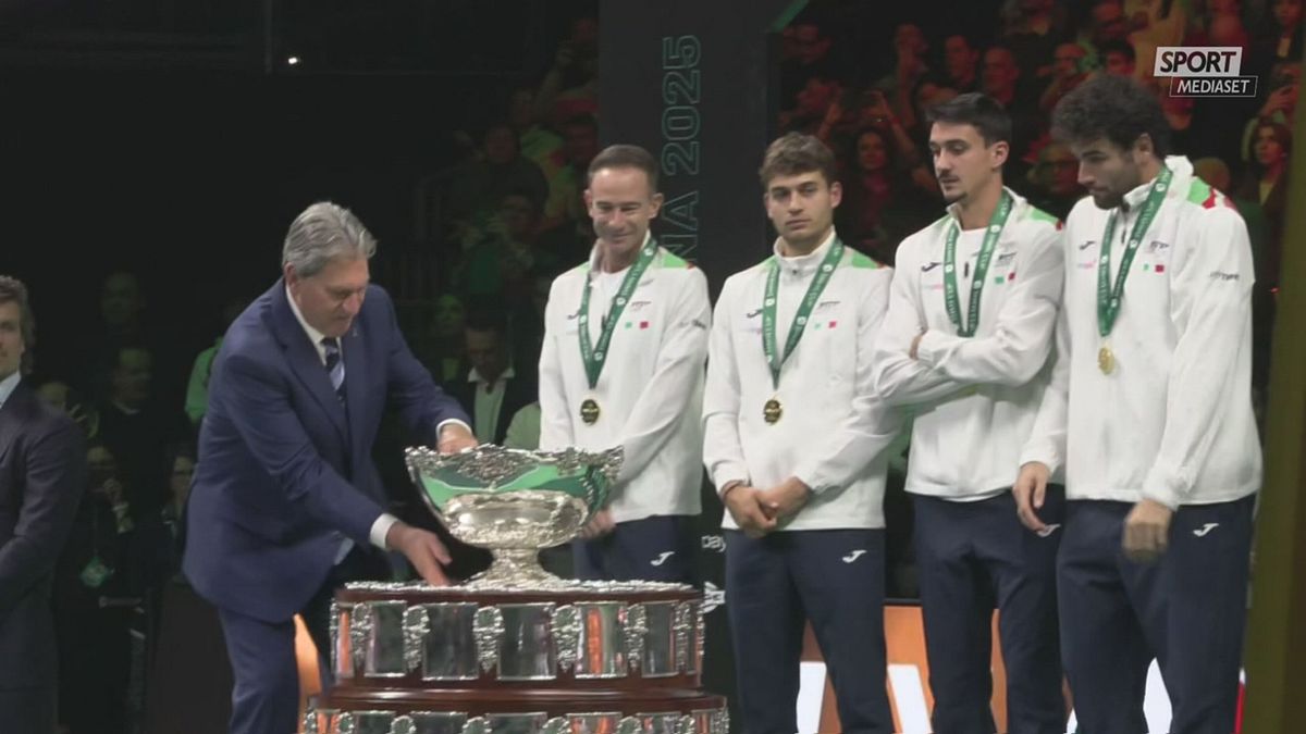 MCH ITALIA ALZA COPPA DAVIS  MCH