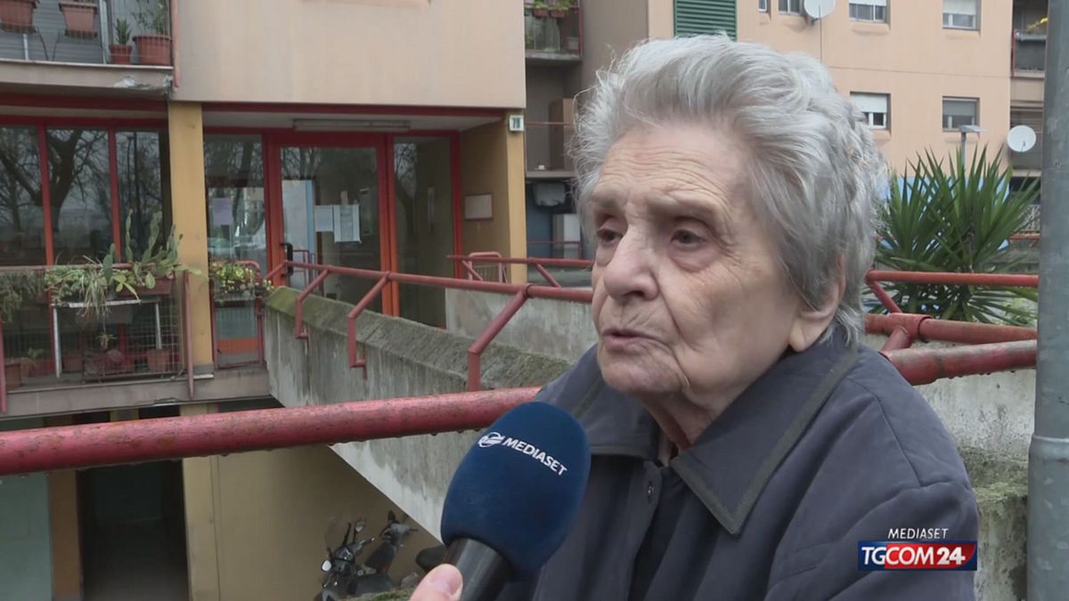 18.00 MILANO, LA PROTESTA PER VIA RIZZOLI AL FREDDO SRV