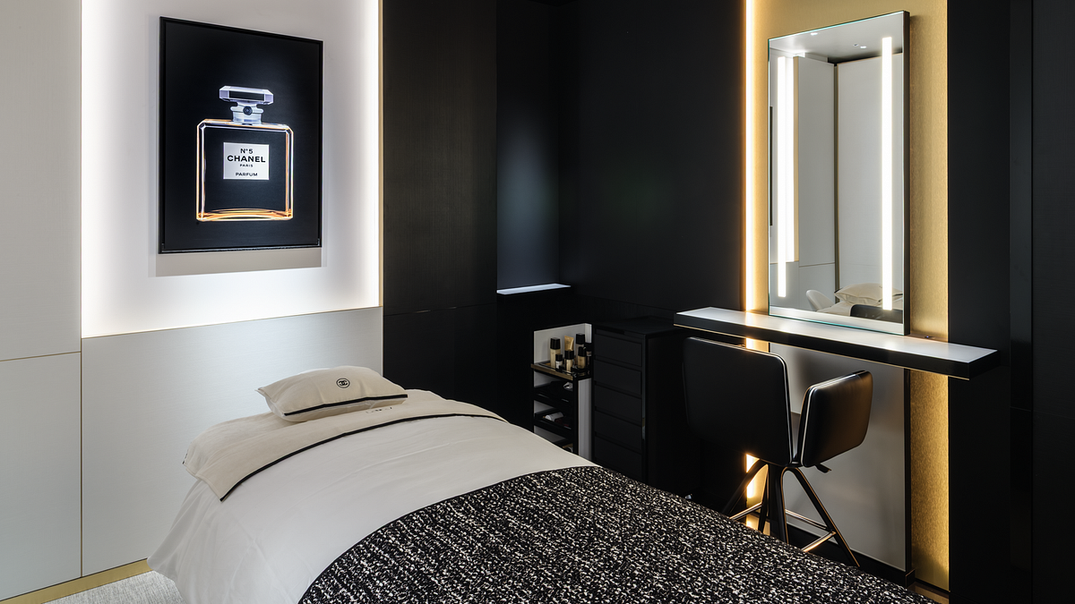 Chanel, la nuova Fragrance and Beauty Boutique di Bologna ospita per la prima volta in Italia una cabina dedicata al trattamento viso (copyright Chanel)