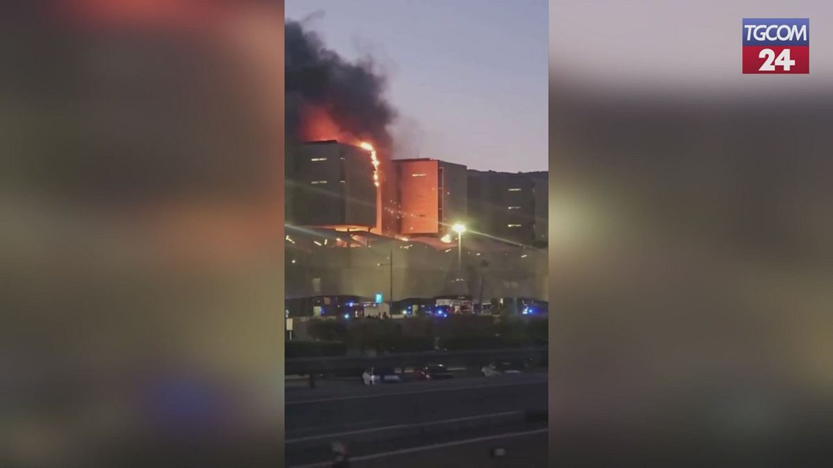 Spagna, incendio al quinto piano: ospedale evacuato in pochi minuti