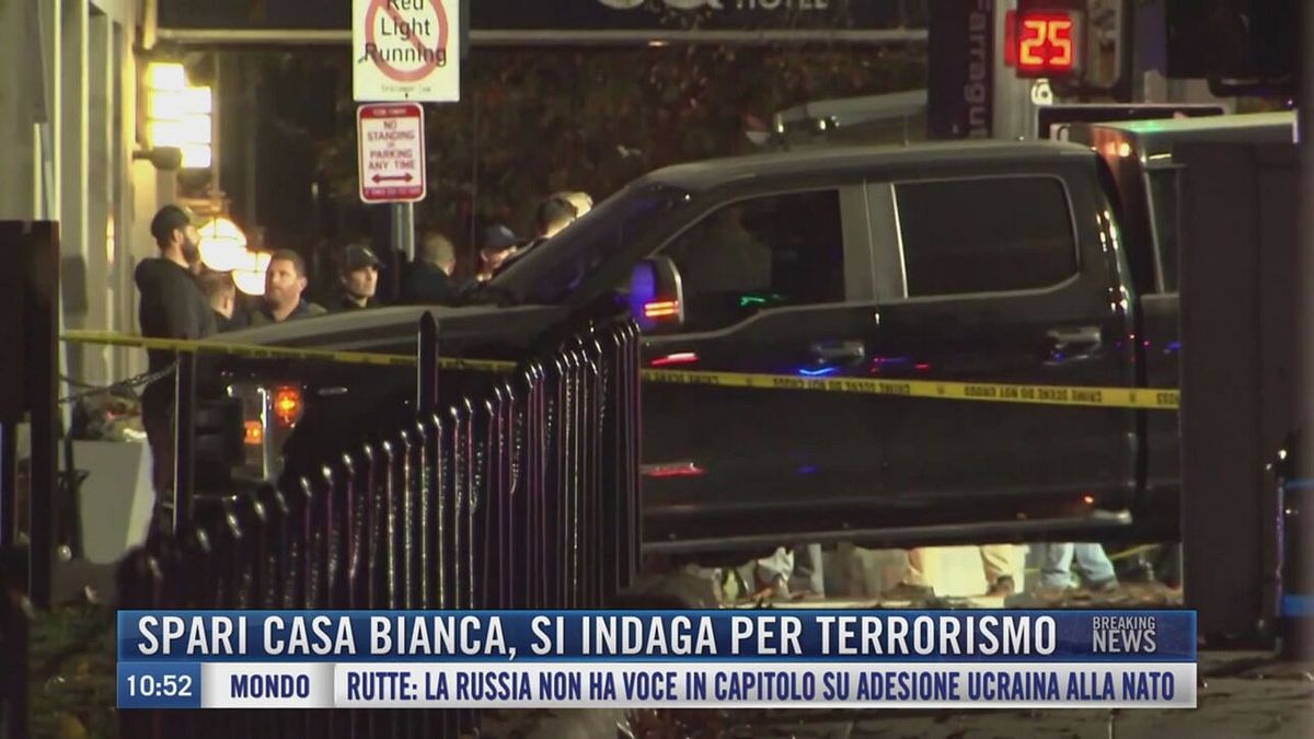 Breaking News delle 11.00 | Spari Casa Bianca, si indaga per terrorismo
