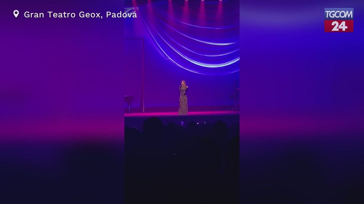 Padova, Noemi emoziona con l'omaggio a Ornella Vanoni