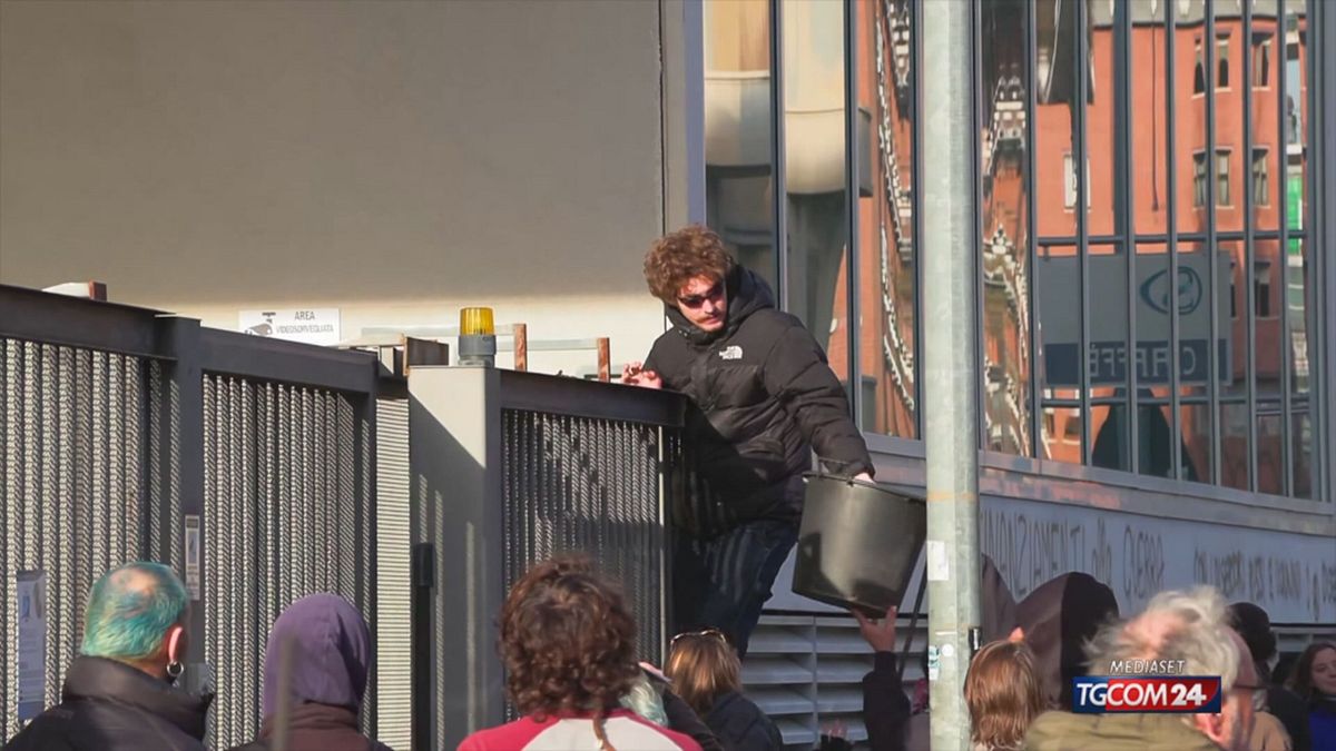 LA STAMPA PRO PAL VANDALISMI SRV