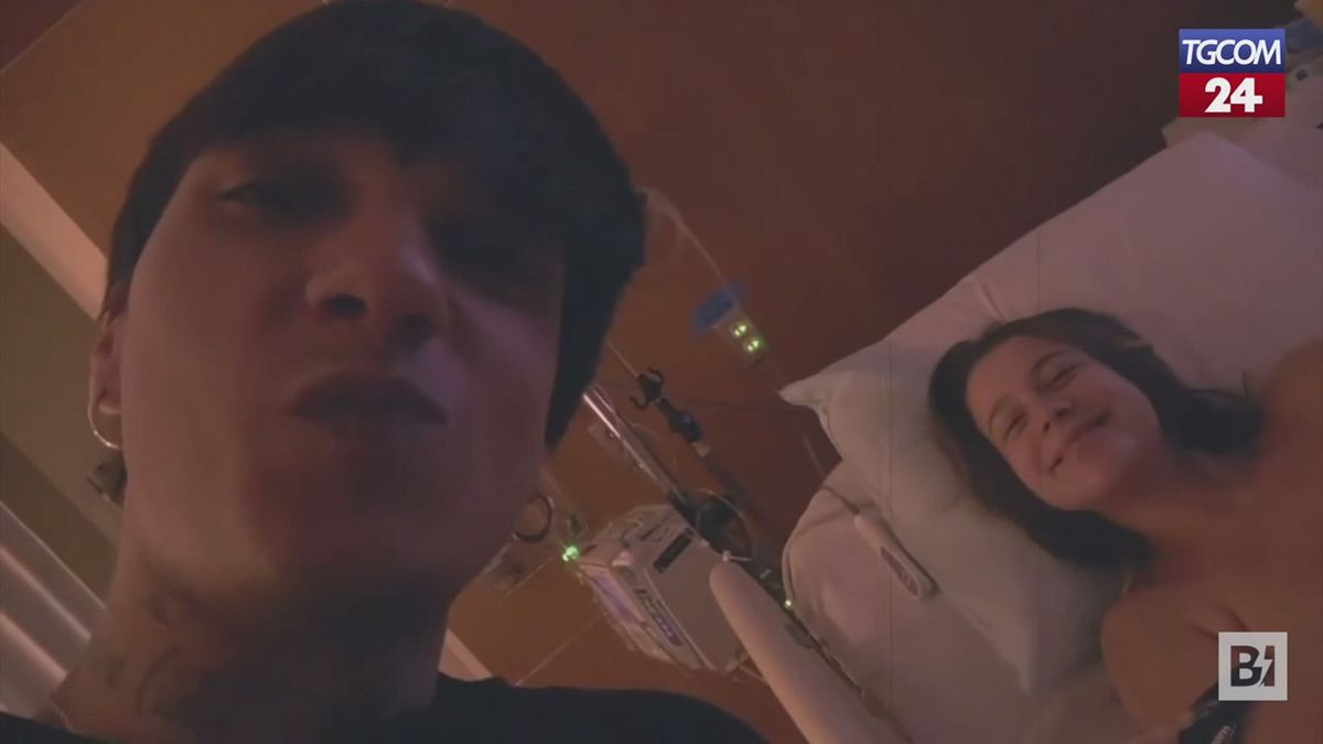 Ultimo festeggia il primo anno di Enea: il video che smentisce la crisi con Jacqueline