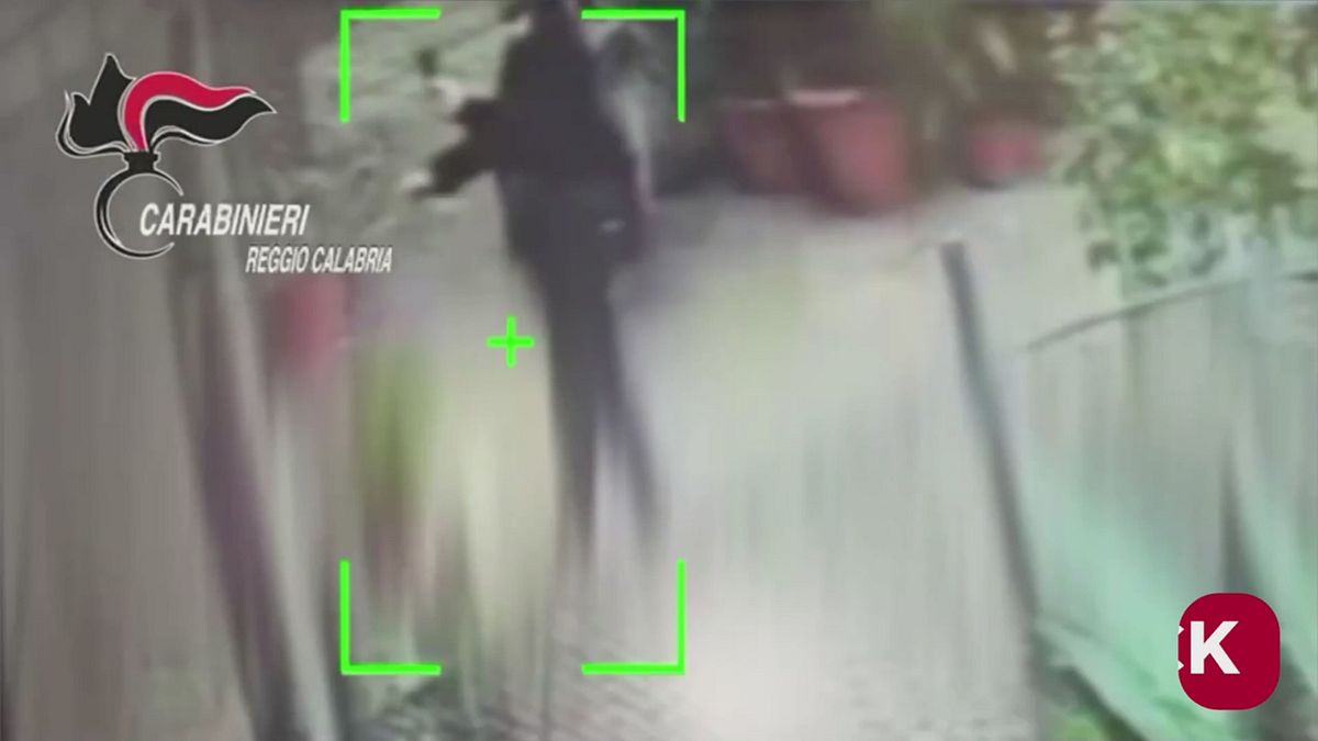 Reggio Calabria, si finge carabiniere e raggira un'anziana: arrestato