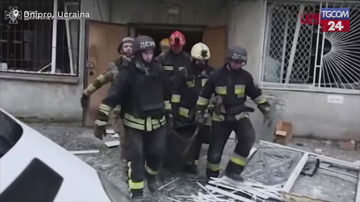 Ucraina, attacco russo a Dnipro: quattro morti e diversi feriti