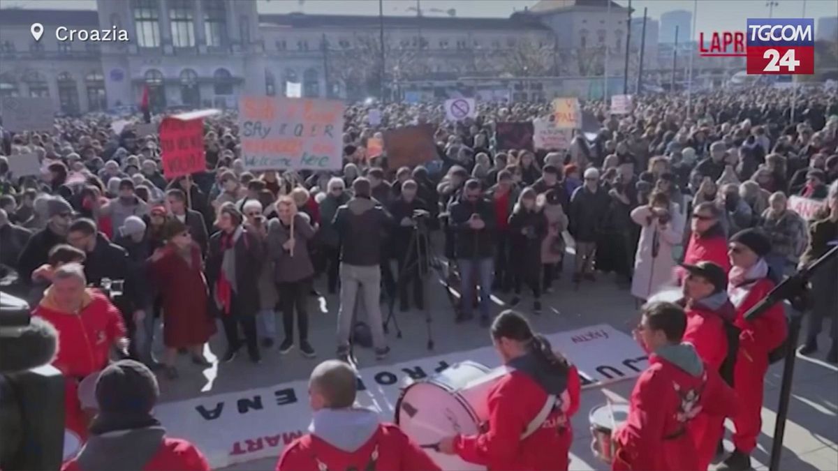 Croazia, migliaia in piazza contro l'estrema destra: "Uniti contro il fascismo"