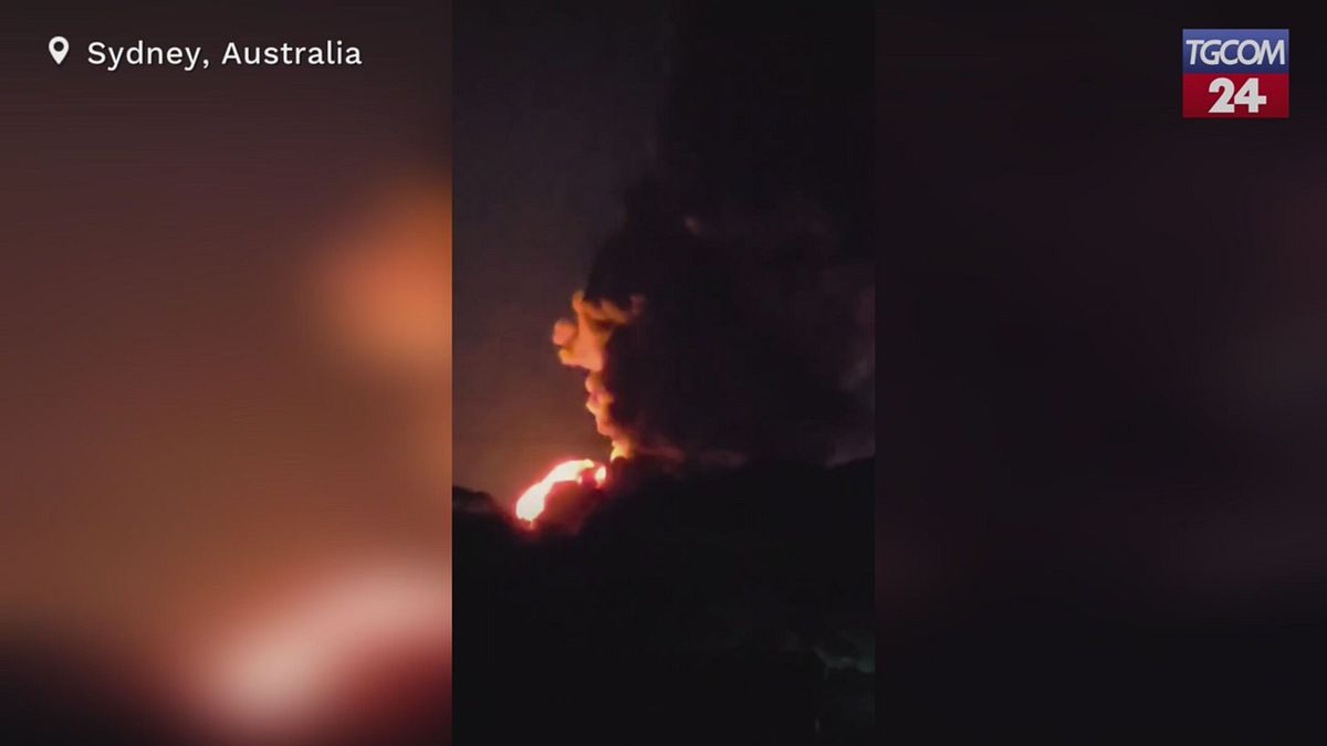 Incendio a Sydney, esplosione in un impianto chimico: quartieri evacuati