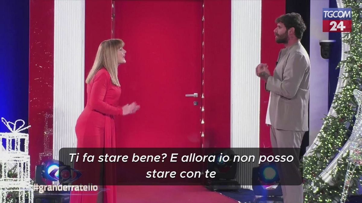 "Grande Fratello", Valentina restituisce l'anello a Domenico: "Mi hai deluso"