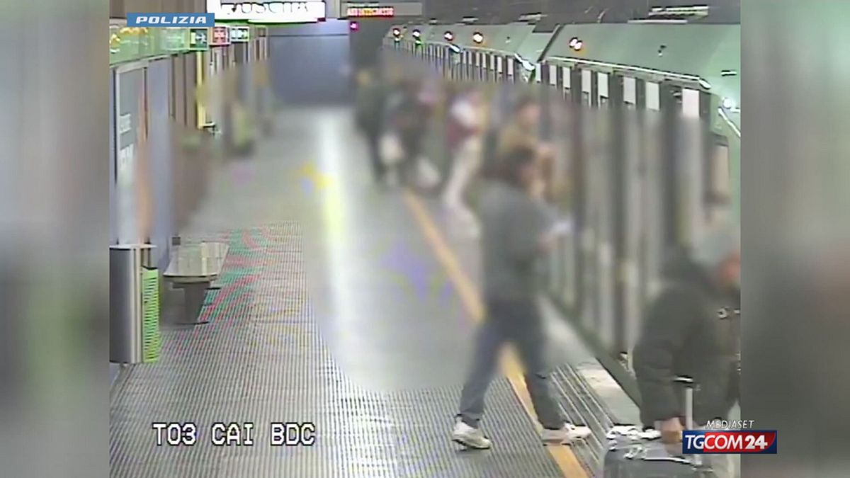 POLIZIA ARRESTI METRO SRV