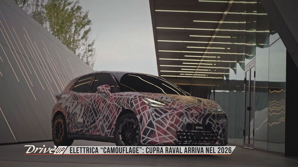 L'auto con sopra Barcellona, Cupra Raval è pronta