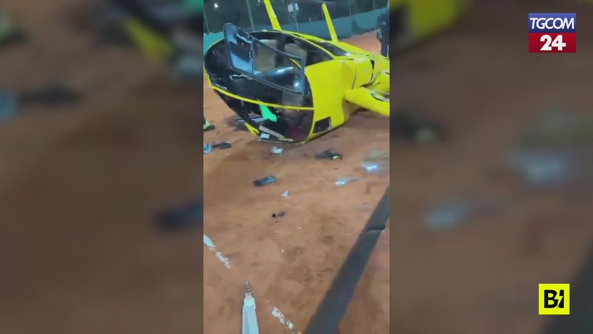 Buenos Aires, elicottero precipita su un campo da tennis: paura tra i presenti