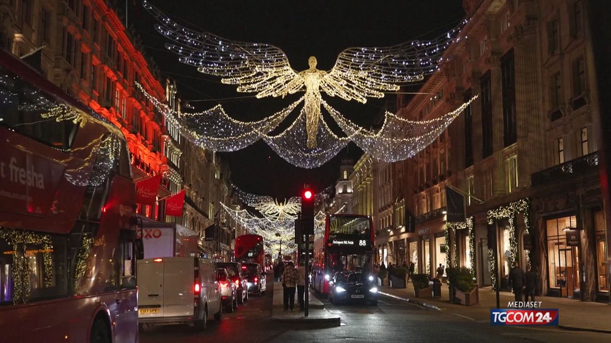 LONDRA ADDOBBATA PER NATALE X SITO SRV