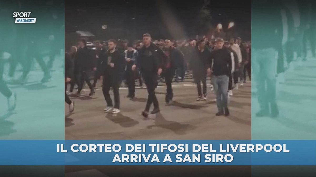 Tifosi Liverpool arrivano in massa a San Siro: il corteo scortato