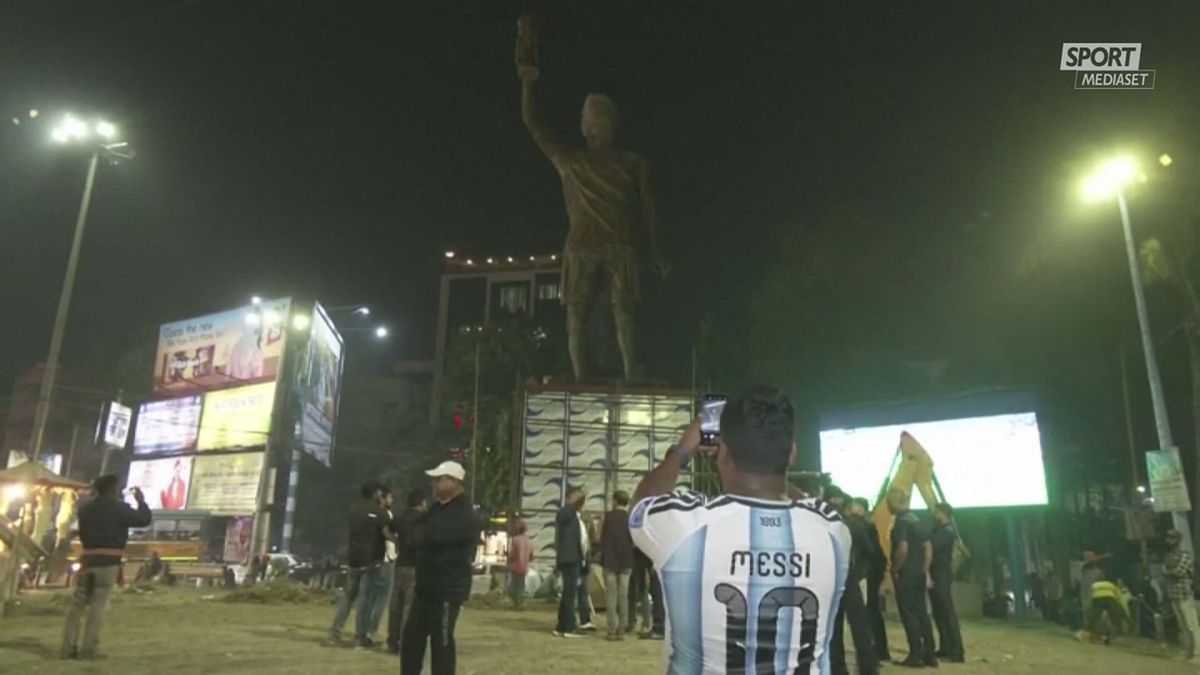 MCH STATUA MESSI INDIA MCH