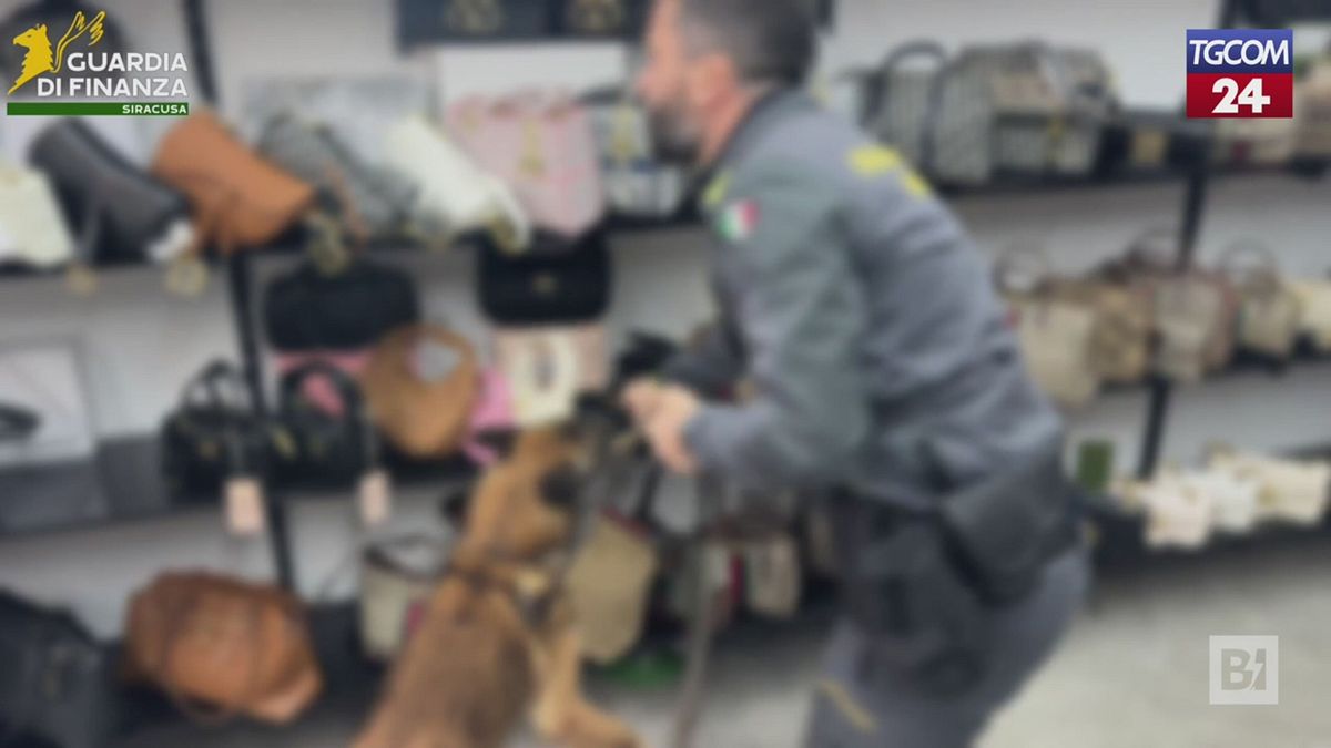 Siracusa, una villa trasformata in showroom e maschere: così vendevano falsi di lusso online