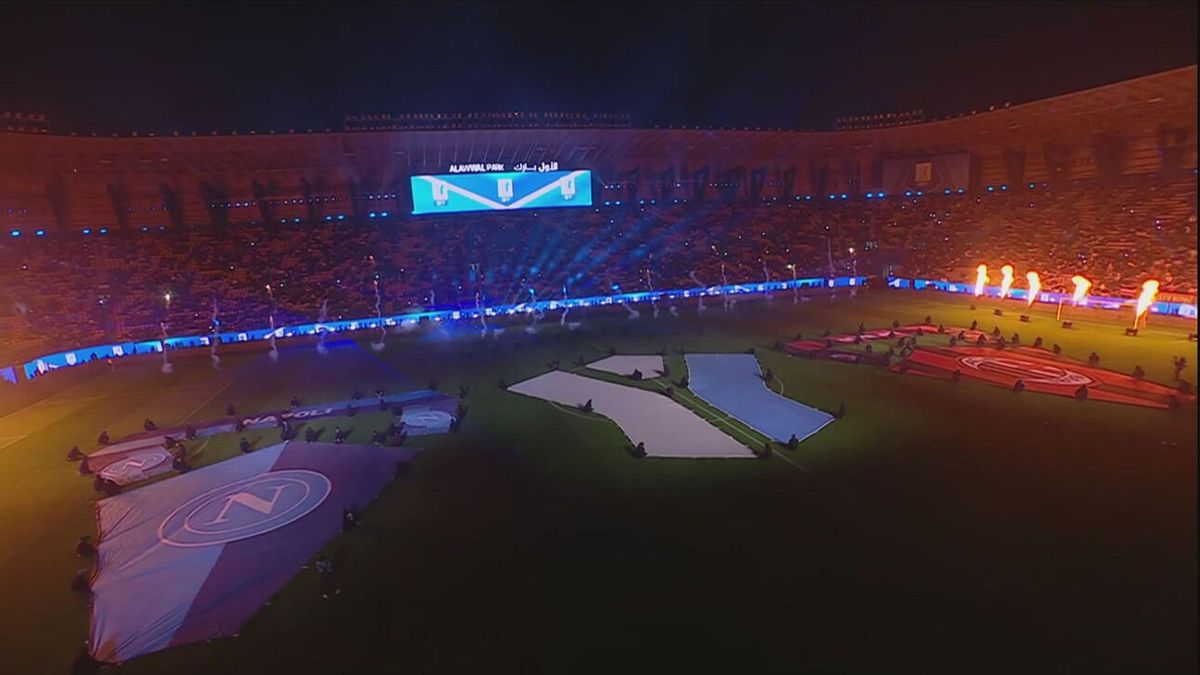 La cerimonia d'apertura di Napoli-Milan