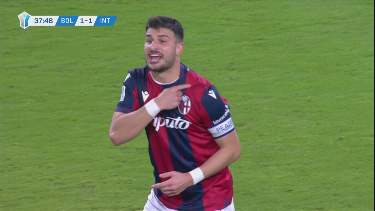 L'urlo di Orsolini: "Bernardeschi si è rotto la spalla"